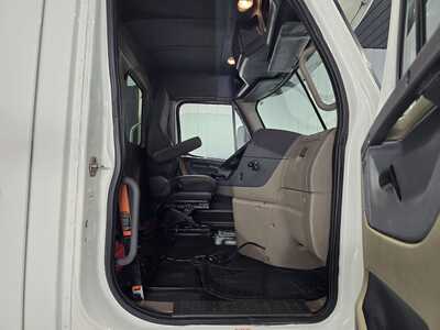 2017 Freightliner , $19995. Photo 8