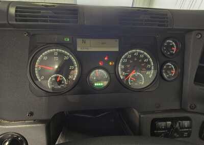 2017 Freightliner , $19995. Photo 12