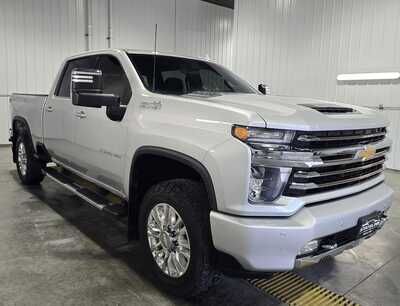 2022 Chevrolet 2500 Crew Cab, $55995. Photo 4