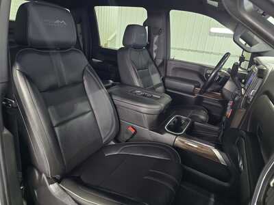 2022 Chevrolet 2500 Crew Cab, $55995. Photo 9