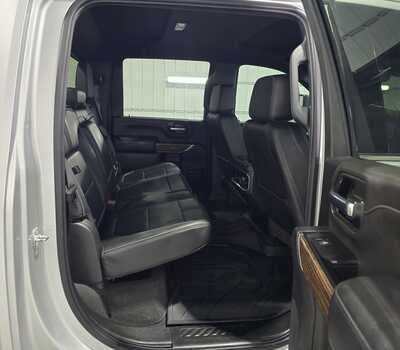 2022 Chevrolet 2500 Crew Cab, $55995. Photo 11