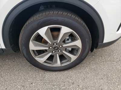 2025 Ford Escape, $38657. Photo 9