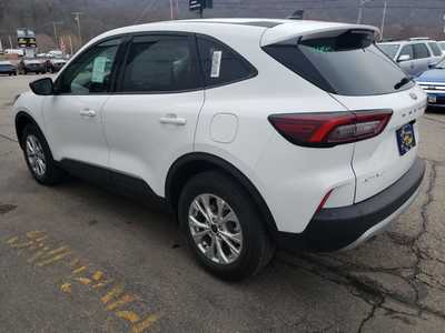 2025 Ford Escape, $29579. Photo 4