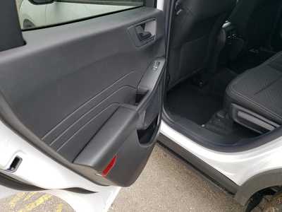 2025 Ford Escape, $28294. Photo 11
