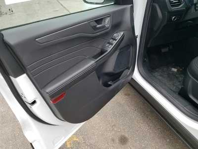 2025 Ford Escape, $28294. Photo 9