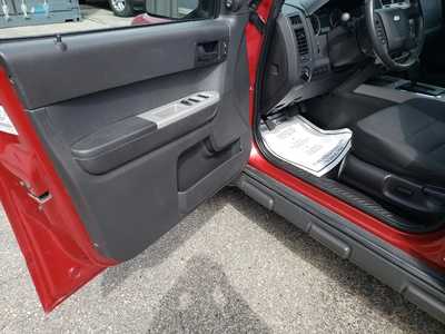 2010 Ford Escape, $7995. Photo 11
