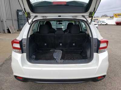 2017 Subaru Impreza, $8995. Photo 9