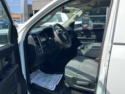 2014 RAM 5500 Crew Cab, $37700. Photo 9