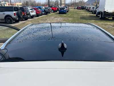 2024 Lincoln Corsair, $45995. Photo 12