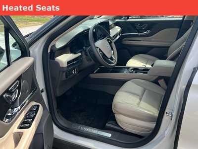 2024 Lincoln Corsair, $45995. Photo 4