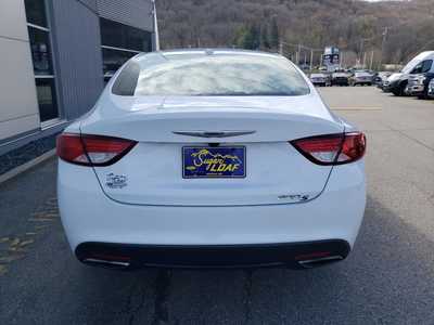 2015 Chrysler 200, $11995. Photo 10