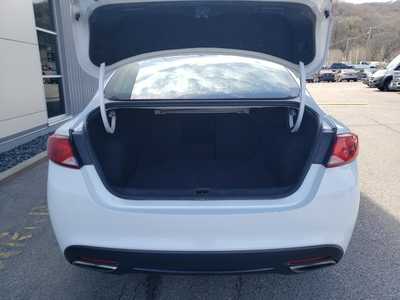 2015 Chrysler 200, $11995. Photo 11