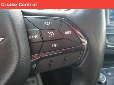 2015 Chrysler 200, $11995. Photo 3