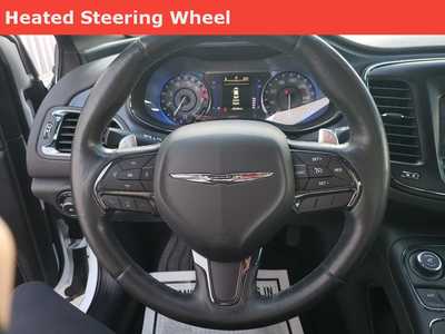 2015 Chrysler 200, $11995. Photo 4