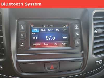 2015 Chrysler 200, $11995. Photo 5