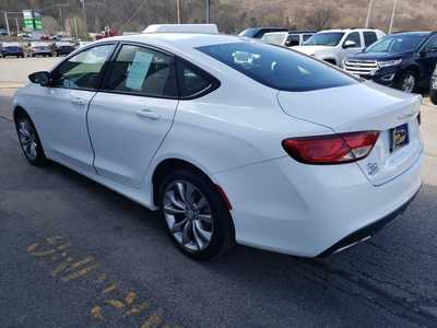 2015 Chrysler 200, $11995. Photo 9