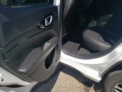 2022 Jeep Compass, $24895. Photo 12