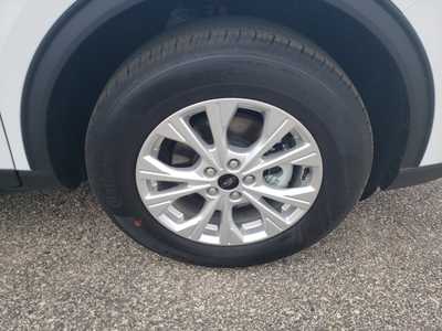 2025 Ford Escape, $31138. Photo 9