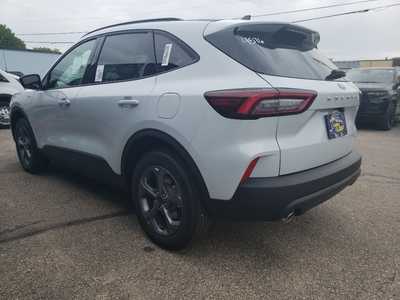 2025 Ford Escape, $33277. Photo 4