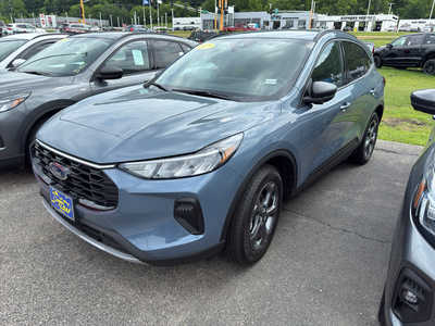 2025 Ford Escape, $32494. Photo 2