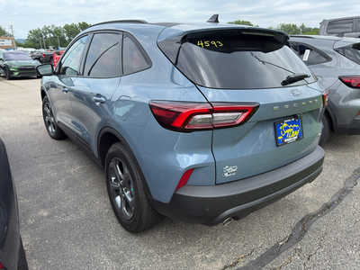 2025 Ford Escape, $32494. Photo 3