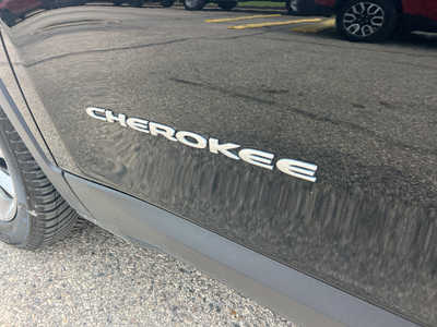 2018 Jeep Cherokee, $17770. Photo 12