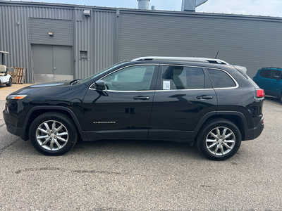 2018 Jeep Cherokee, $17770. Photo 3