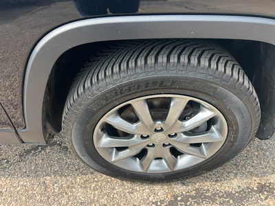 2018 Jeep Cherokee, $17770. Photo 9