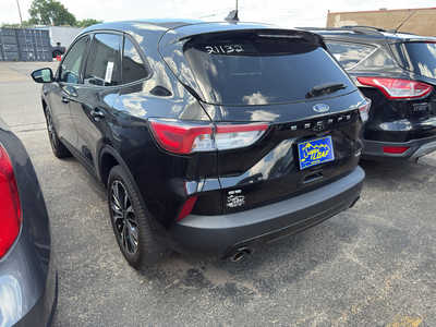 2021 Ford Escape, $13367. Photo 3