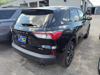 2021 Ford Escape, $13367. Photo 4