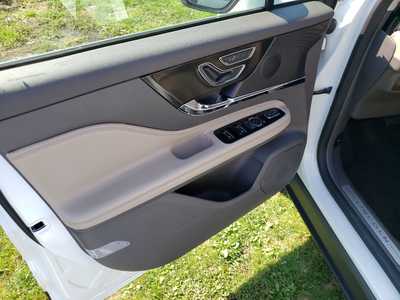 2023 Lincoln Corsair, $32700. Photo 9