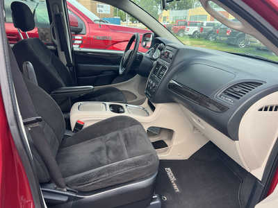 2016 Dodge Caravan, Grand, $7495. Photo 10