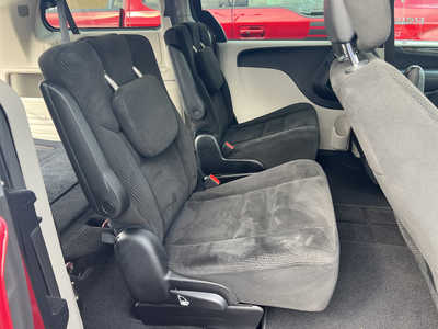 2016 Dodge Caravan, Grand, $7495. Photo 9