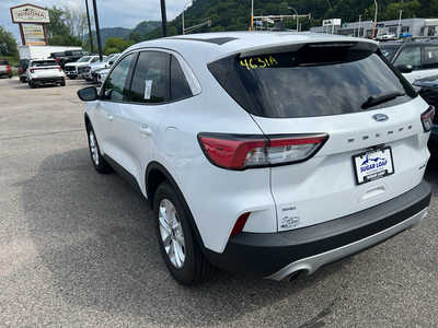 2021 Ford Escape, $22295. Photo 5