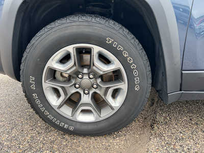2019 Jeep Cherokee, $21195. Photo 11
