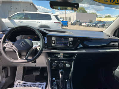 2024 Volkswagen Taos, $23995. Photo 10
