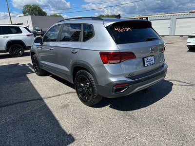 2024 Volkswagen Taos, $23995. Photo 6