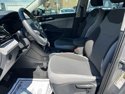 2024 Volkswagen Taos, $23995. Photo 8