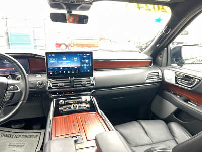 2024 Lincoln Navigator L, $77995. Photo 10