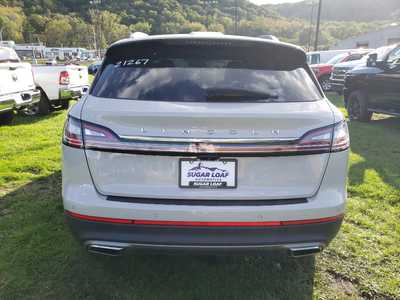 2022 Lincoln Nautilus, $38500. Photo 5