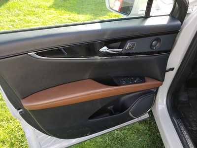 2022 Lincoln Nautilus, $38500. Photo 8