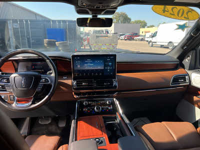 2024 Lincoln Navigator L, $77995. Photo 8