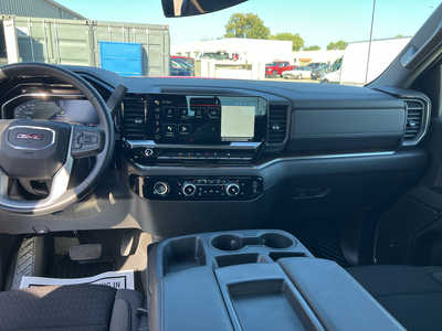 2024 GMC 1500 Crew Cab, $38889. Photo 9