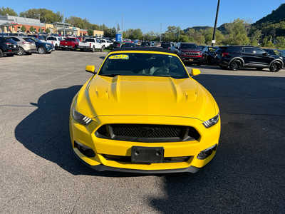 2017 Ford Mustang, $31995. Photo 3