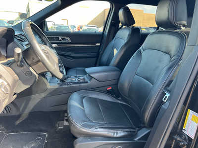 2018 Ford Explorer, $21000. Photo 5