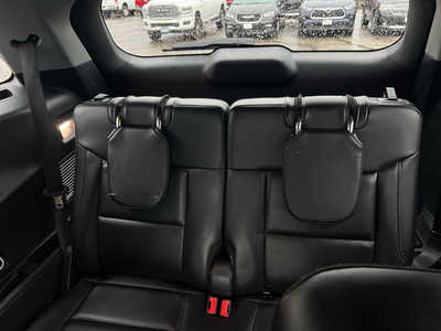 2023 Ford Explorer, $33500. Photo 7