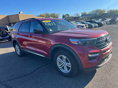 2022 Ford Explorer, $31500. Photo 2