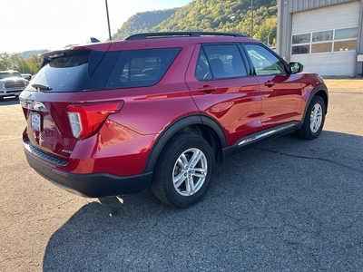 2022 Ford Explorer, $31500. Photo 3