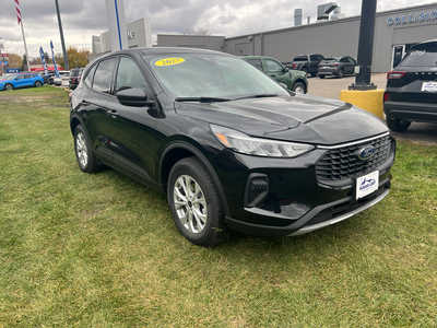 2025 Ford Escape, $28683. Photo 2