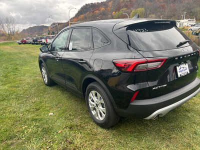 2025 Ford Escape, $28683. Photo 4